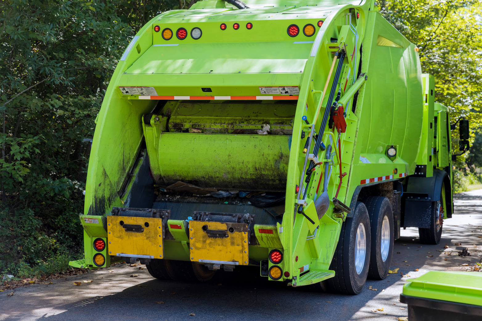 Mixed domestic waste collection truck for use in residential areas to collect mixed household waste